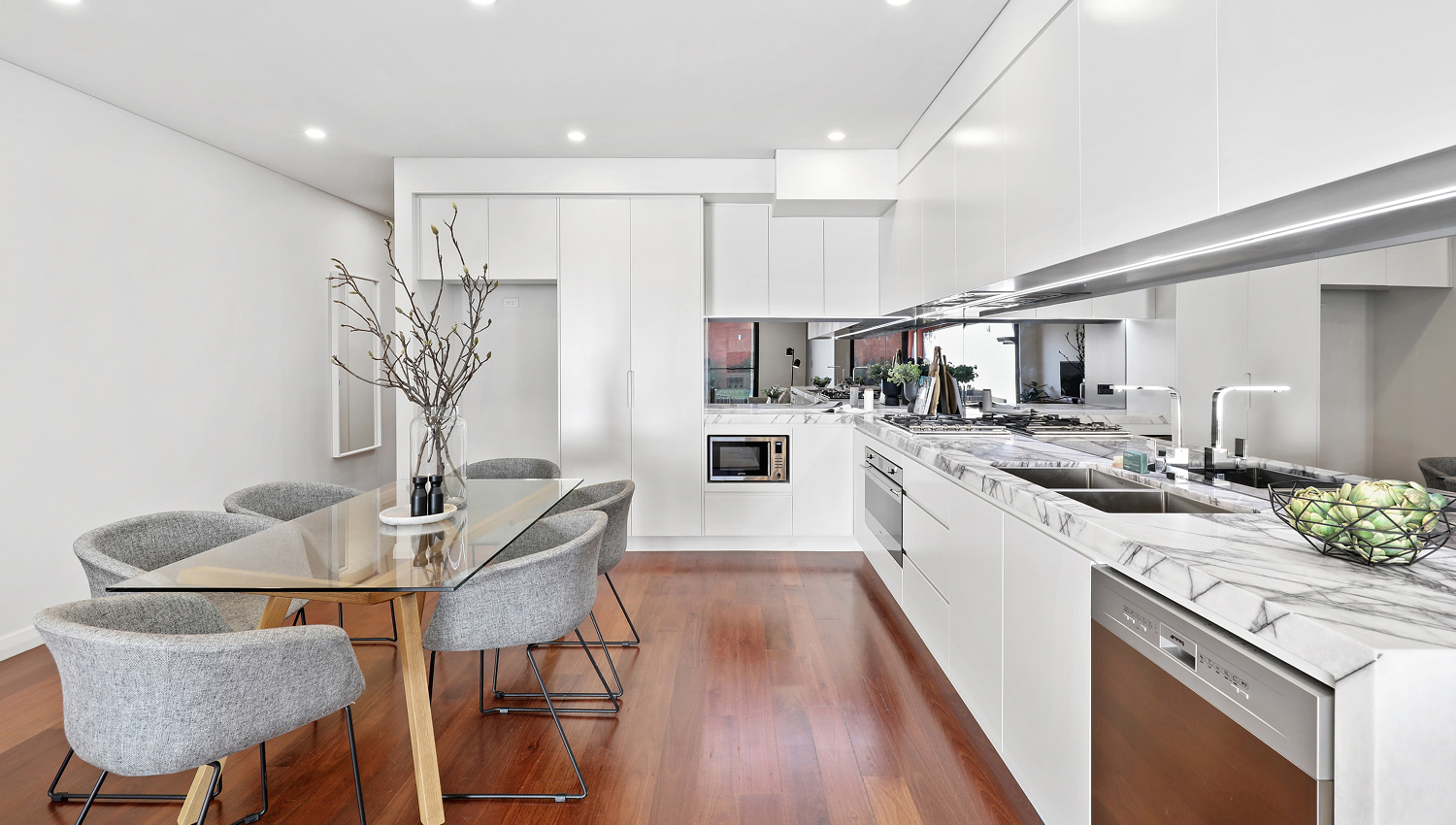 39b_roberts_st_st_peters_high_dining_kitchen-1-1