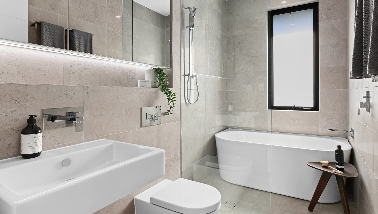41b_roberts_st_st_peters_nsw_2044_australia_high_bathroom-1